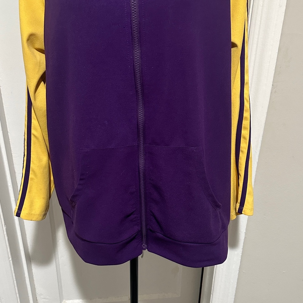 💛Zip-Up Track Jacket💛 - Picture 4 of 9